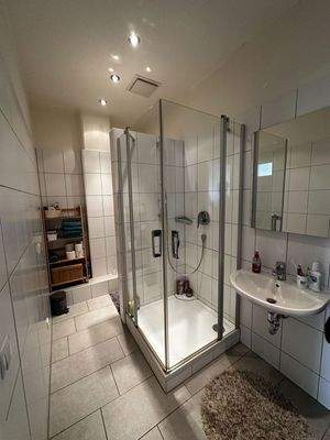 Wohnung 1. OG / Bad II