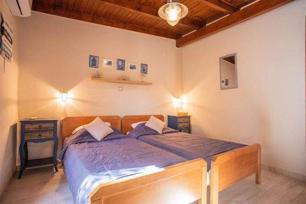 Kreta, Kolymvari: Villa mit Meer- und Bergblick und unabhängigem Apartment zu verkaufen