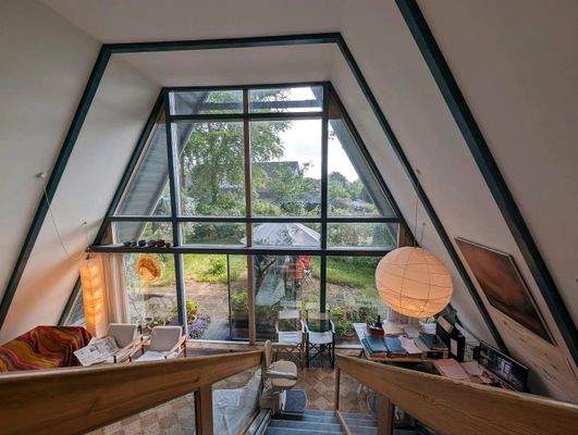 Blick ins Wohnzimmer vom DG aus