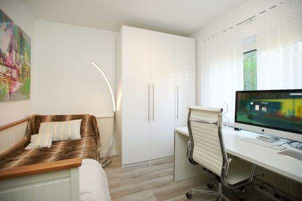 kleiner Schlafraum (Büro/Gästezimmer) im EG