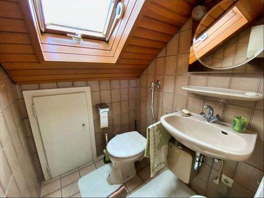 Toilette im Dachgeschoss