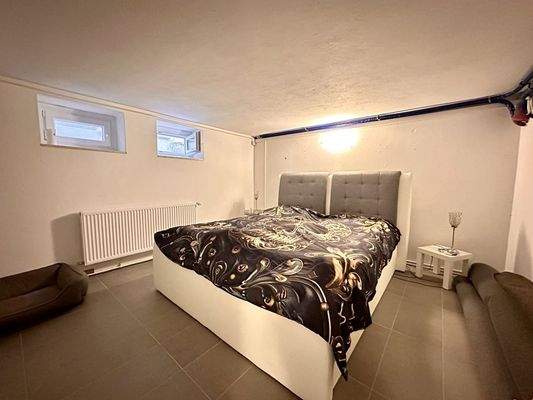 Schlafzimmer im Keller