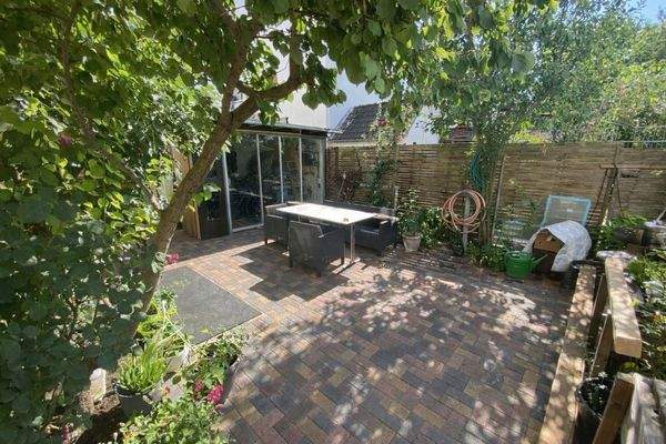 Terrasse + Gartenhaus