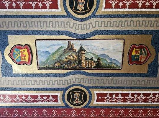 2. OG: Gemälde an der Decke im Wohnzimmer