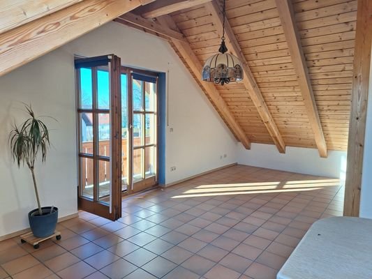 Dachgeschoß-Wohnung nahe Starnberger See