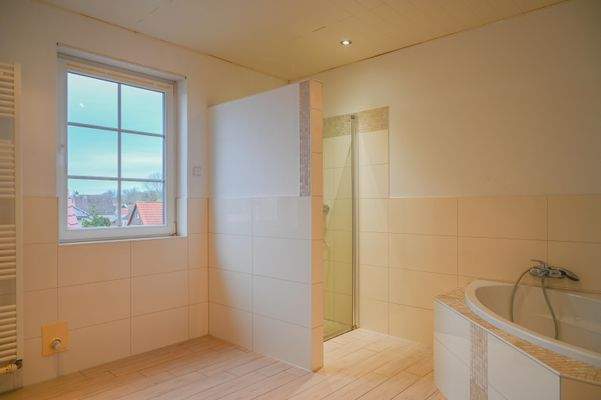 Badezimmer im Obergeschoss