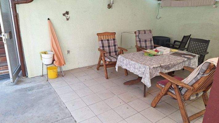 Überdachter Freisitz Hof