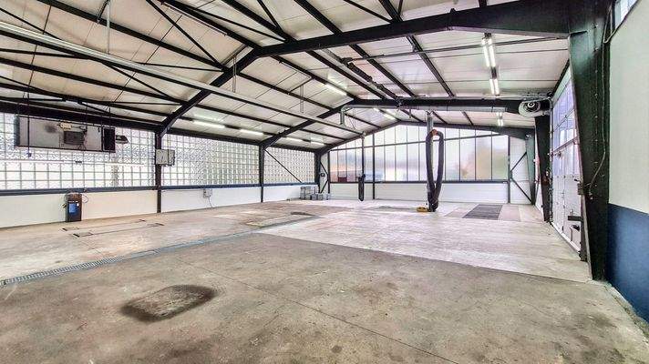 Halle 345m²