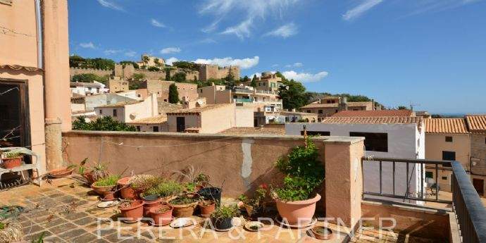 8---Blick-auf-die-Burg-I