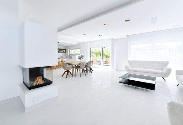 geräumiges Wohn- und Esszimmer