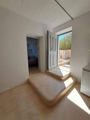 Kreta, Kalyves: Elegante neoklassizistische Villa am Meer zu verkaufen