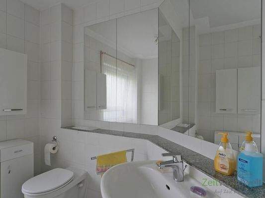 Doppelspiegeld im Bad