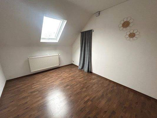 Büro/Ankleide (Durchgangszimmer)