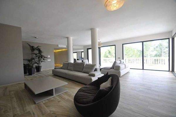 Lichtdurchfluteter Wohnbereich