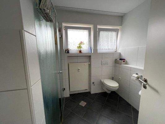 Bad im EG mit Tageslicht und barrierefrei