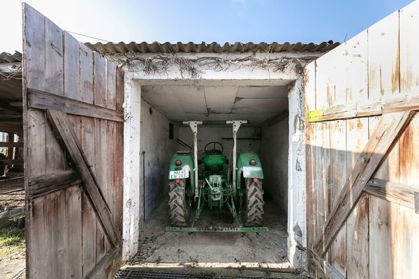Garage für einen Traktor