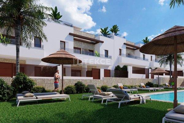 Elegant Townhouses in Vistabella Golf Community in Orihuela