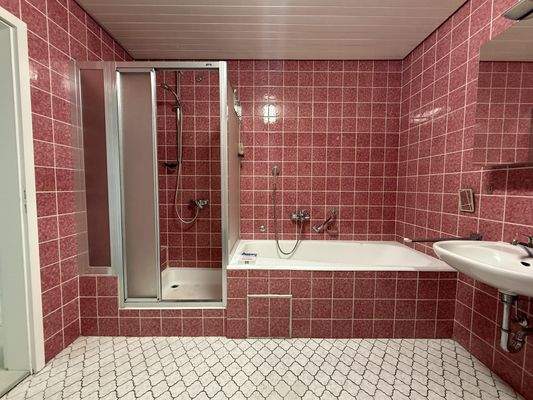 Badezimmer Ansicht 2