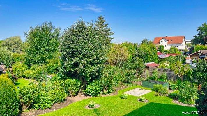 OG, Balkon Gartenblick