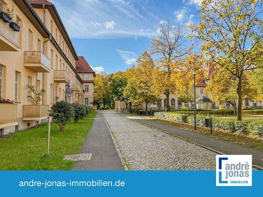 Haus Seitenansicht Balkone 