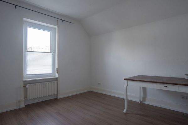 Arbeits-/Esszimmer OG