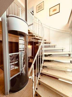 9. Treppenaufgang, Liftr EG zu OG