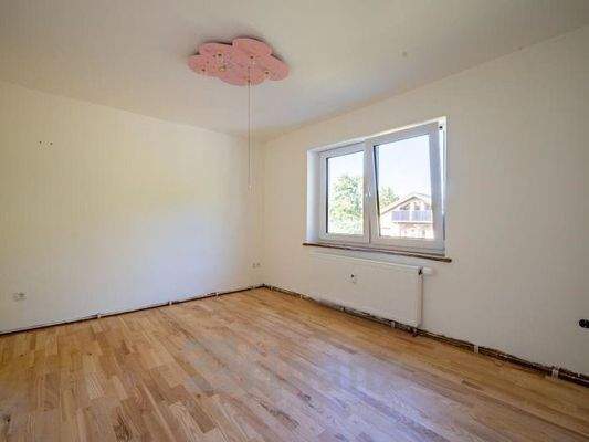 Kind 2 1 OG Bauernhaus