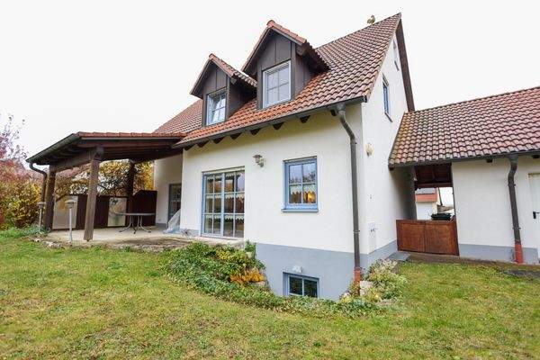 Hausansicht Garten.jpeg