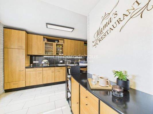 CAM03818G0-PR0042-STILL020