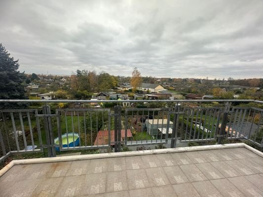 Großzügiger Dachbalkon