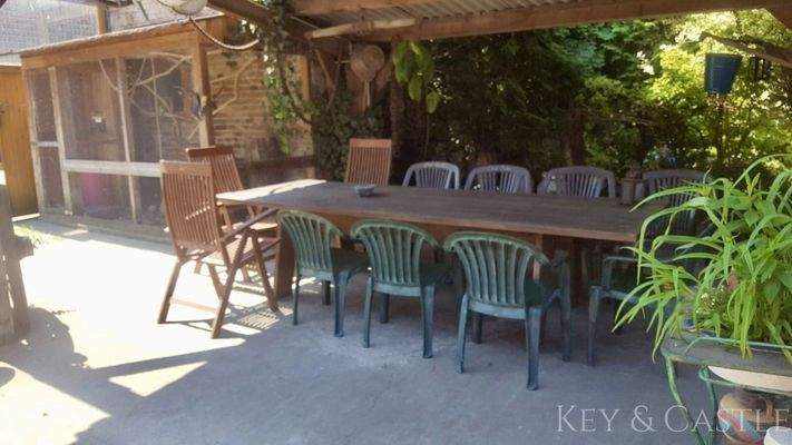 Überdachte Sitzecke