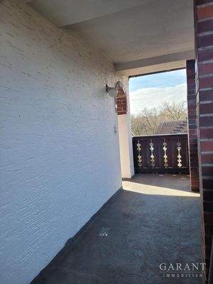 überdachter großer Balkon 2