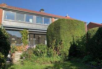 Südansicht mit Garten