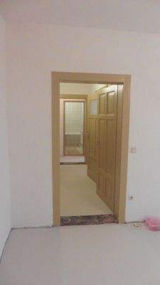 Blick zum Flur und Bad