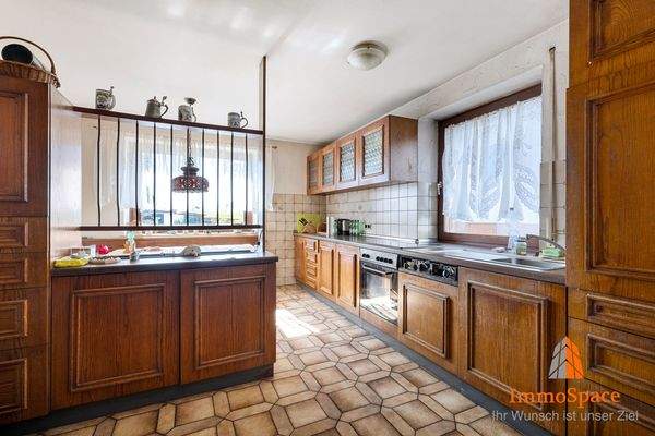 Blick in die Küche im Erdgeschoss