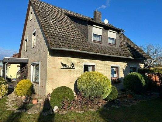 Haus Seitenansicht.JPG