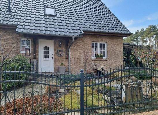 Blick übern Gartenzaun