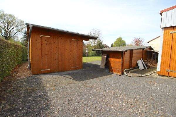 weitere Garage/Gerätehaus
