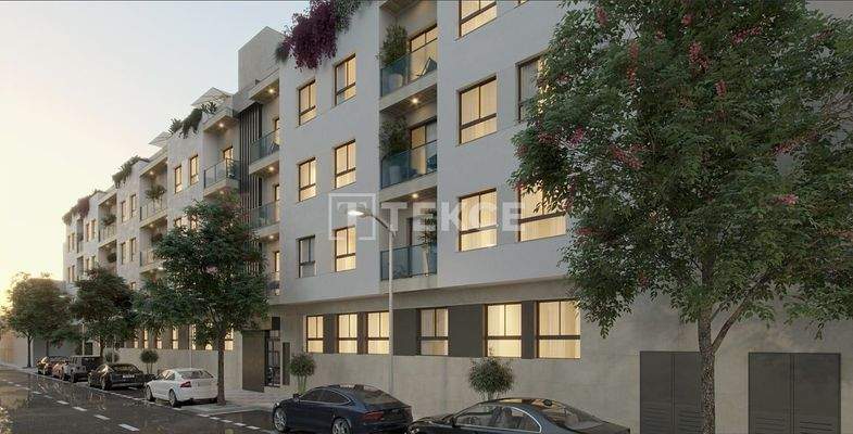 Apartment with Roof Top Communal Pool in Malaga Center