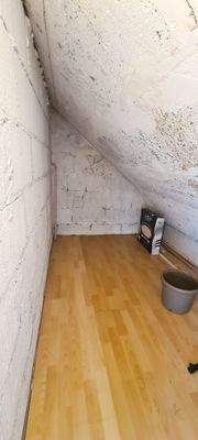 Abstellkammer in der Dachschrägen 