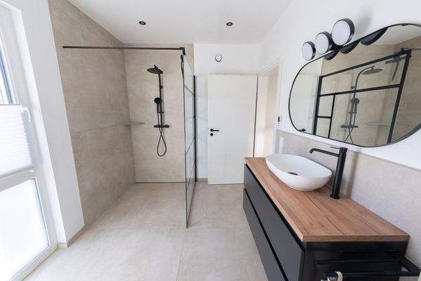 Badezimmer OG Ansicht 1