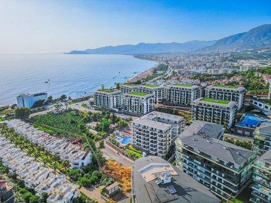 Sea-View Real Estate in Complex with Amenities in Kargıcak Alanya