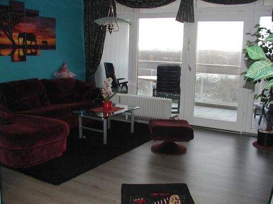 Wohnzimmer/Balkonblick