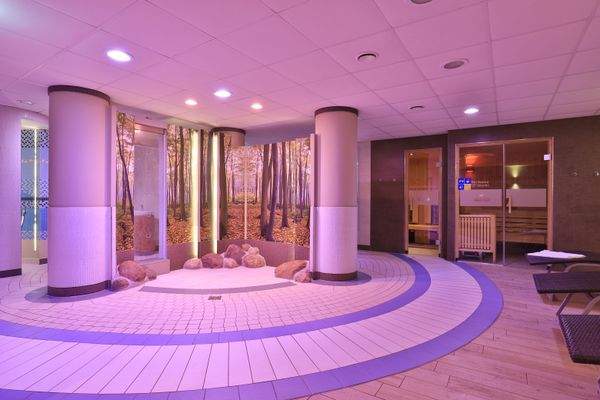 großzügiger SPA-Bereich