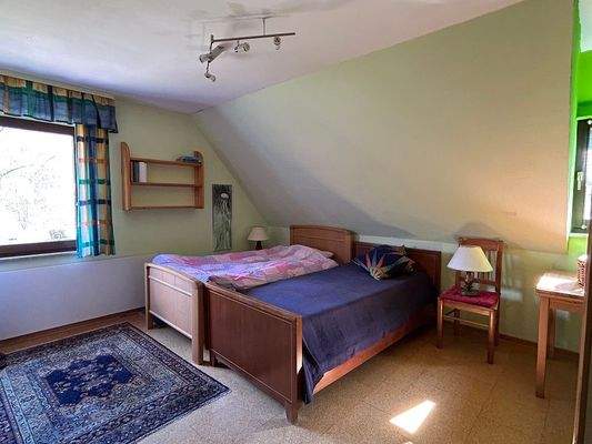 Schlafzimmer 2 DG