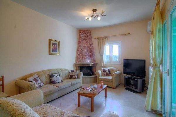 Kreta, Perama: Große Villa mit 2 kleinen Wohnungen zum Verkauf