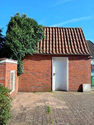 Freistehender massiver Abstellraum 2