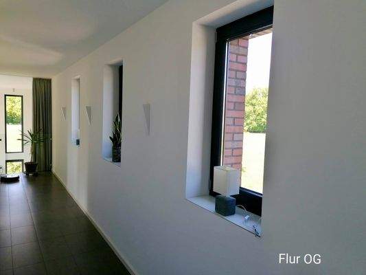 Flur OG.jpg