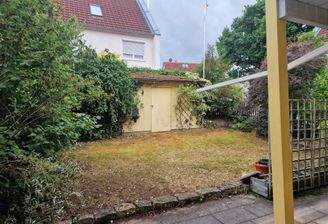 Garten mit Geräteschuppen