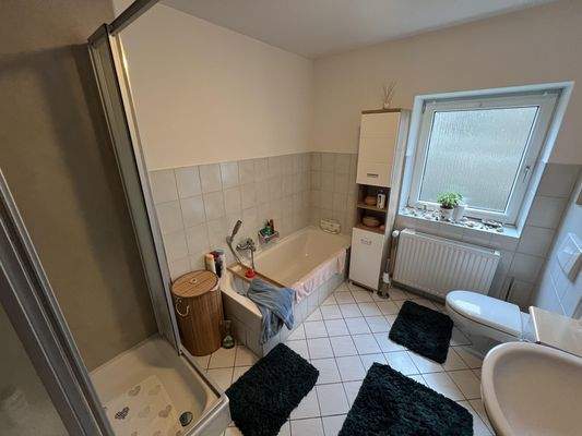 Badezimmer DG Whg. 1